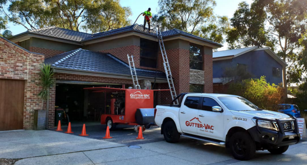 Programmed maintenance for your gutter cleaning – let us help you this year!