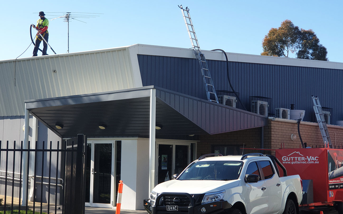 Commercial gutter cleaning